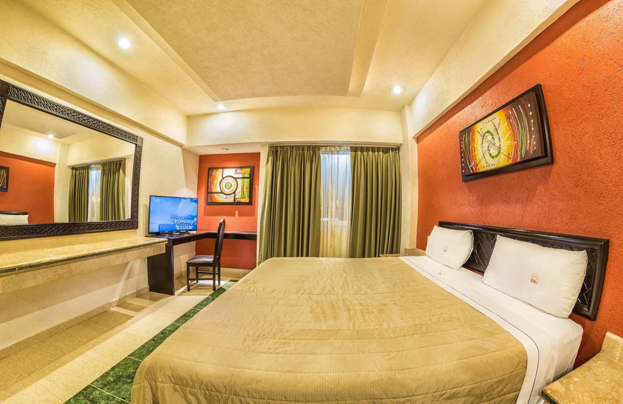 Hotel Real Del Sol - Zona Expo Industrial 瓜达拉哈拉 外观 照片