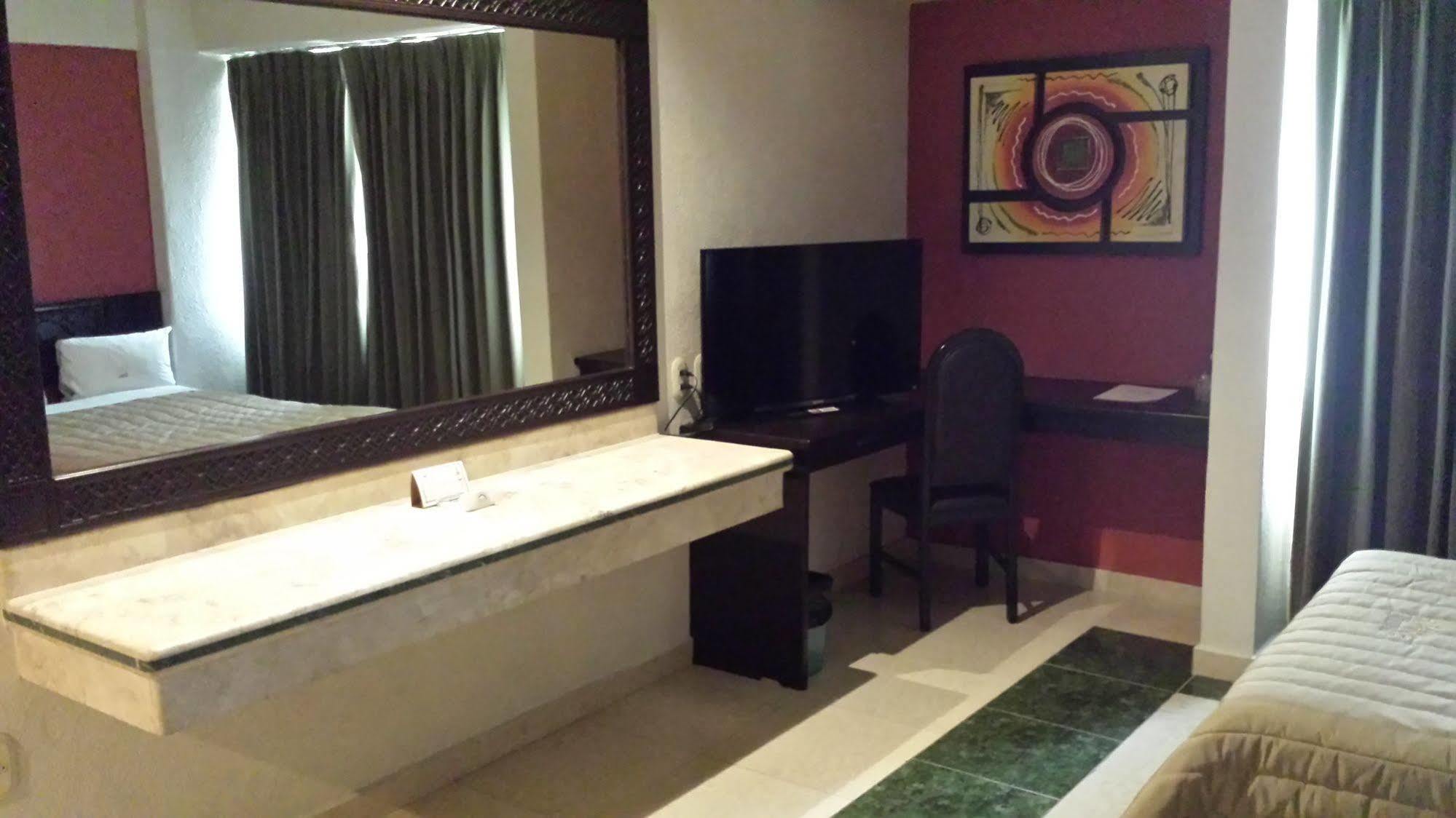 Hotel Real Del Sol - Zona Expo Industrial 瓜达拉哈拉 外观 照片